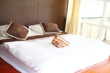 هتل Baan Tonmai Resort