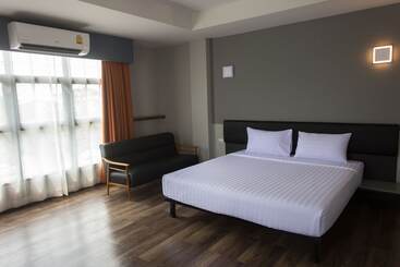 هتل Iron Resort&