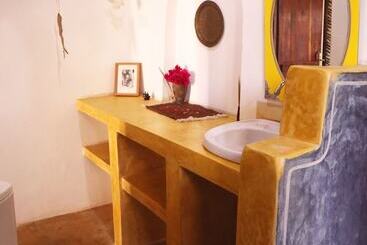 هتل Mango Beach House