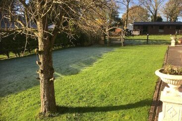 Little Rushbrook Cottages