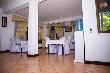 پانسیون Daisy Comfort Home