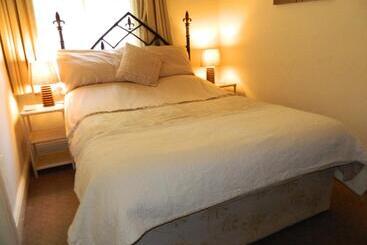 پانسیون Stoneway Guest House