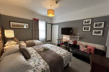 پانسیون Worth House