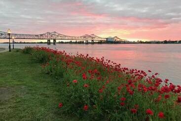 Riverboat Bed & Breakfast