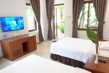 هتل Mango Garden Resort