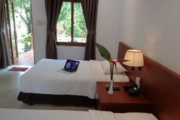 هتل Mango Garden Resort
