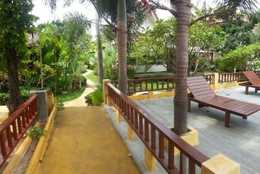 هتل Pulsawat Palm Resort
