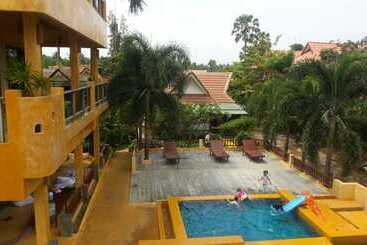 هتل Pulsawat Palm Resort