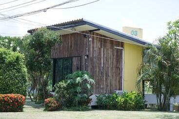 هتل The Lampang Villa