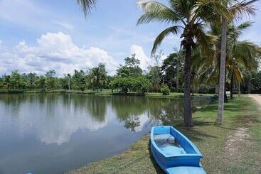 هتل The Lampang Villa
