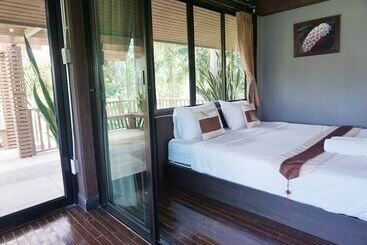 هتل The Lampang Villa