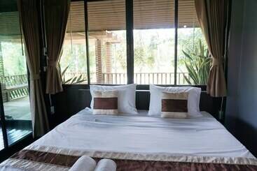 هتل The Lampang Villa