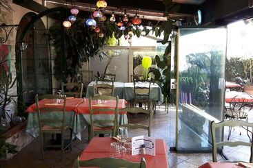 پانسیون Auberge Les Aromes