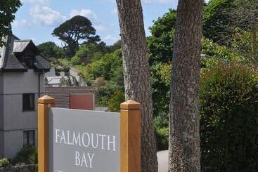 پانسیون Falmouth Bay