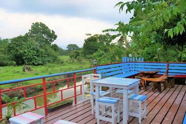 پانسیون Rounglawan Homestay