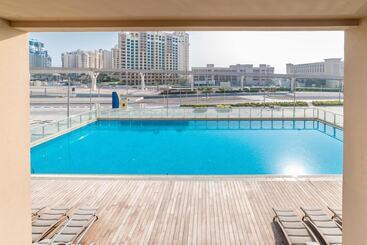 Yanjoon Holiday Homes   Palm Views