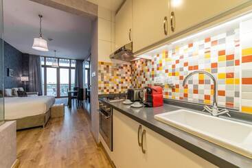 Yanjoon Holiday Homes   Palm Views