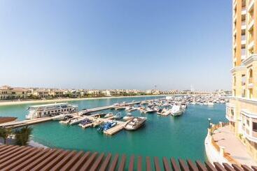 Yanjoon Holiday Homes   Palm Views