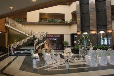 هتل Atrium Palace