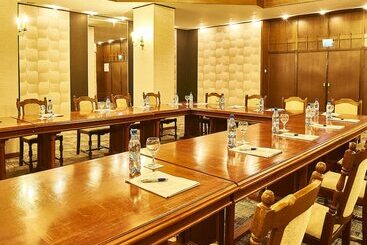 هتل Continental Forum Tirgu Mures