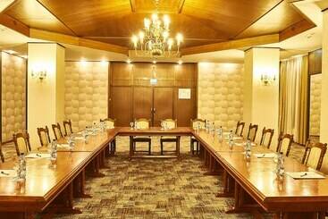 هتل Continental Forum Tirgu Mures