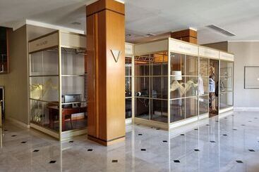 هتل Crowne Plaza Bucharest, An Ihg
