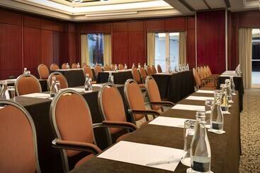 هتل Crowne Plaza Bucharest, An Ihg