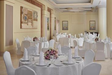 Otel Intercontinental Dar Al Iman Madinah, An Ihg