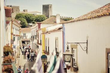 هتل Rainha Santa Isabel   óbidos History