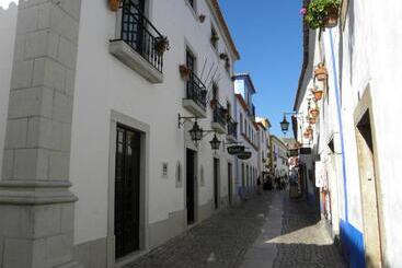 هتل Rainha Santa Isabel   óbidos History