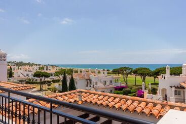 استراحتگاه Dunas Douradas Beach Club
