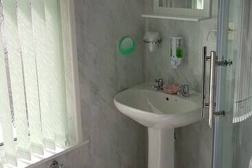 تختخواب و صبحانه Cumbria Guest House