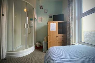 تختخواب و صبحانه Cumbria Guest House