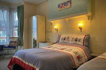 تختخواب و صبحانه Cumbria Guest House