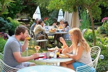 تختخواب و صبحانه La Villa Des Sens