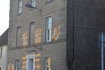 تختخواب و صبحانه The Old Priory Guesthouse