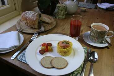 تختخواب و صبحانه The Old Priory Guesthouse