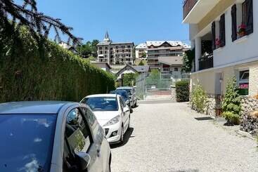 تختخواب و صبحانه Villa Primerose