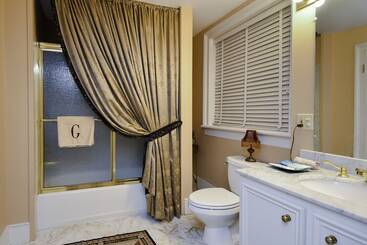 Choctaw Hall Bed & Breakfast