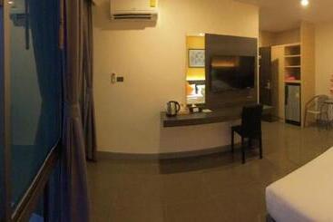 Clover Hotel Hatyai