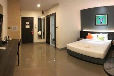 Clover Hotel Hatyai