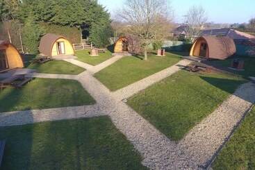 هتل King S Lynn Caravan & Camping Park