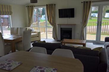 هتل King S Lynn Caravan & Camping Park