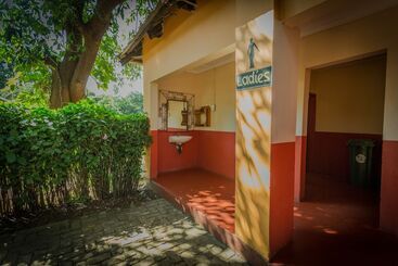 Jollyboys Camp Hostel