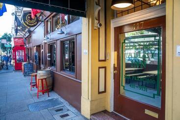 پانسیون Hayes Valley Inn