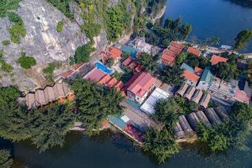 پانسیون Tam Coc Serene Bungalow