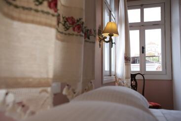 Podemos Otel