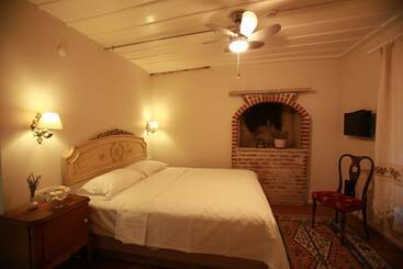 Podemos Otel