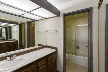 Aspen Creek By 101 Great Escapes