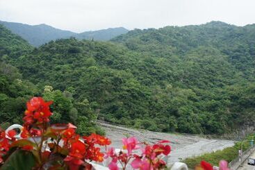 تختخواب و صبحانه Cheng Ping Hot Spring Inn